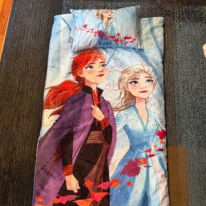 Frozen Sleeping bag and pillow Like New💙🩵💜